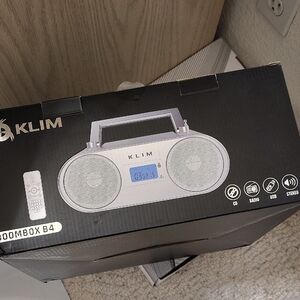 Boombox B4 Silver Portable Audio System